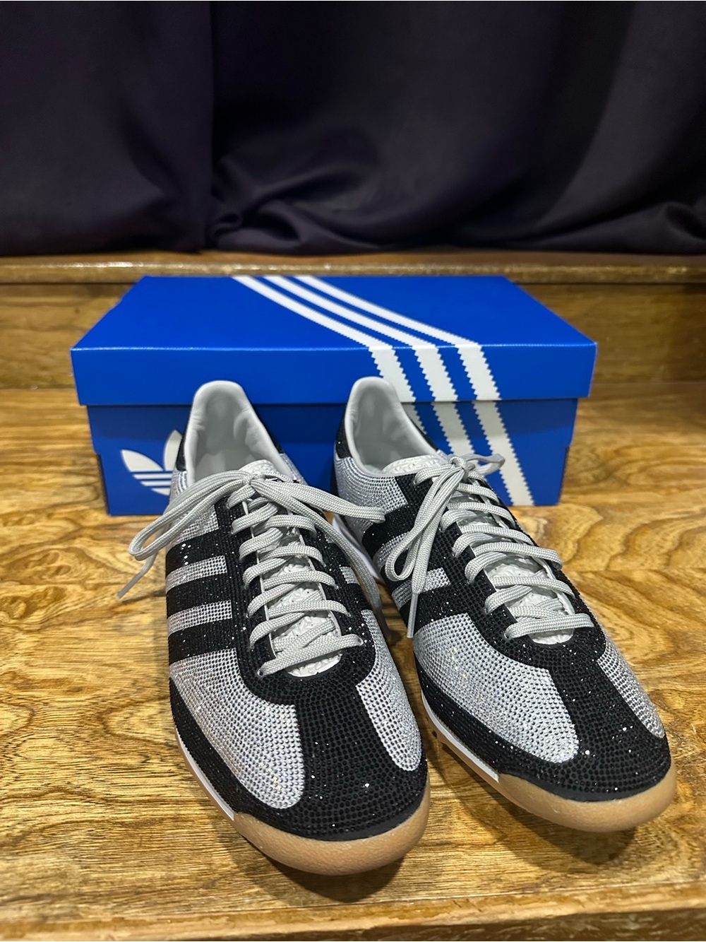 New Adidas rhinestone shoes shoes Sz 9.5 - Picture 2 of 9
